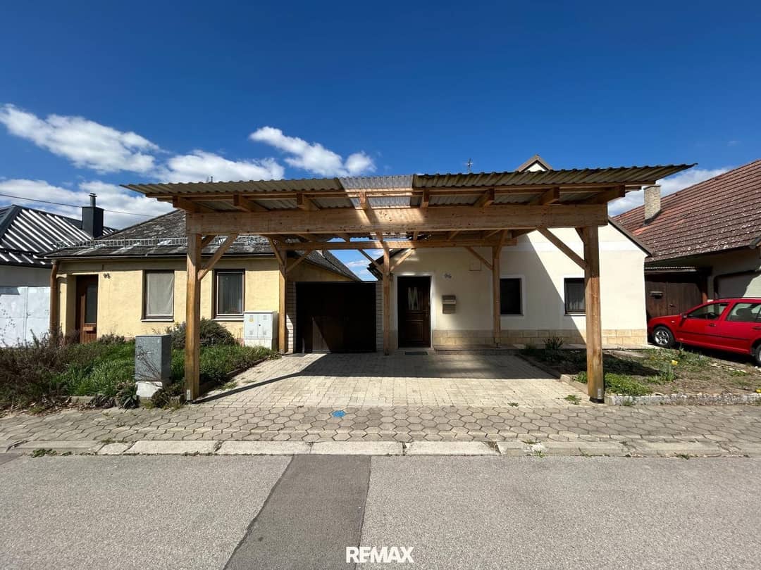 Gemütliches Einfamilienhaus mit Carport