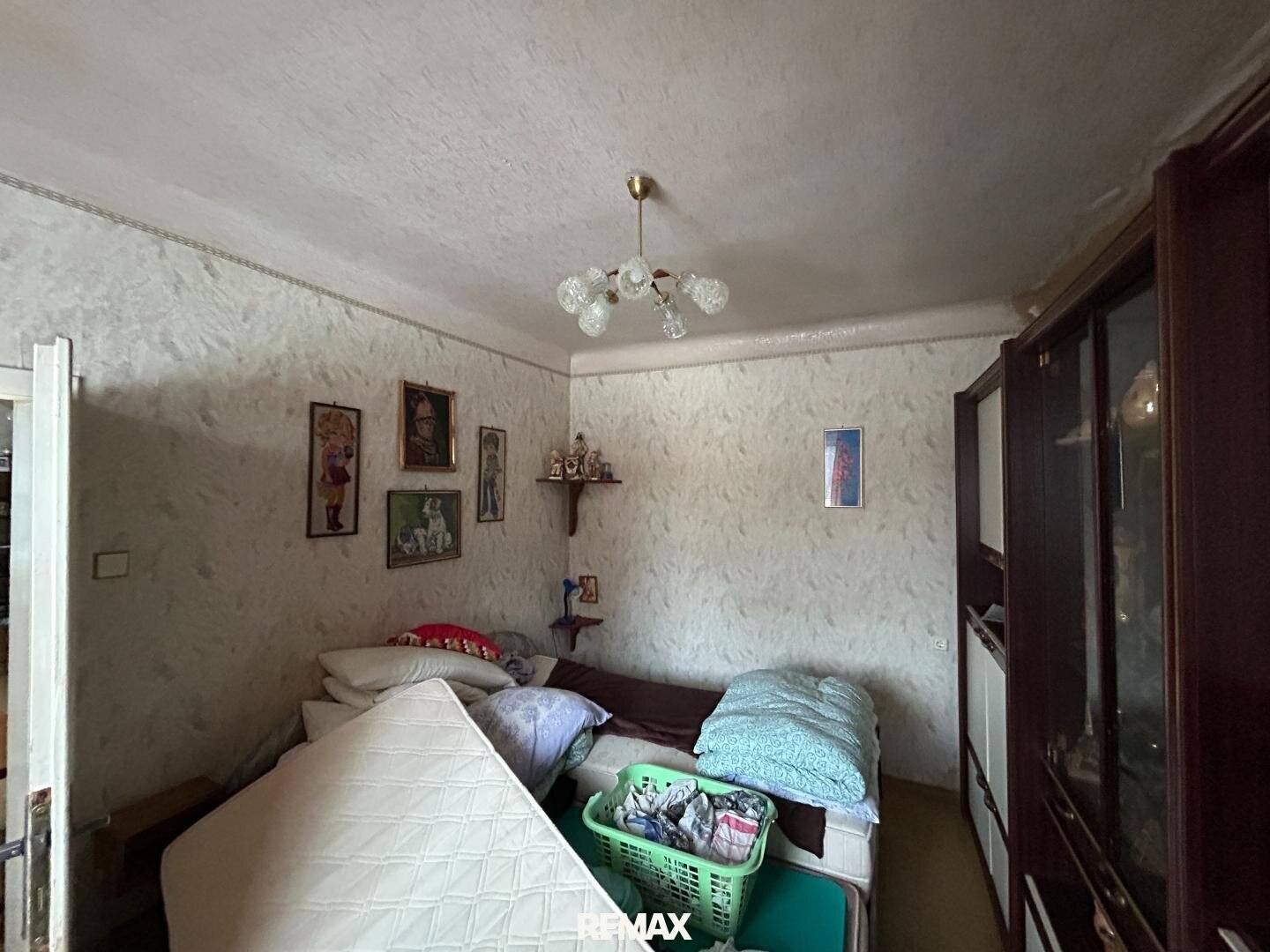 Sanierungsbedürftiges Einfamilienhaus mit Garten