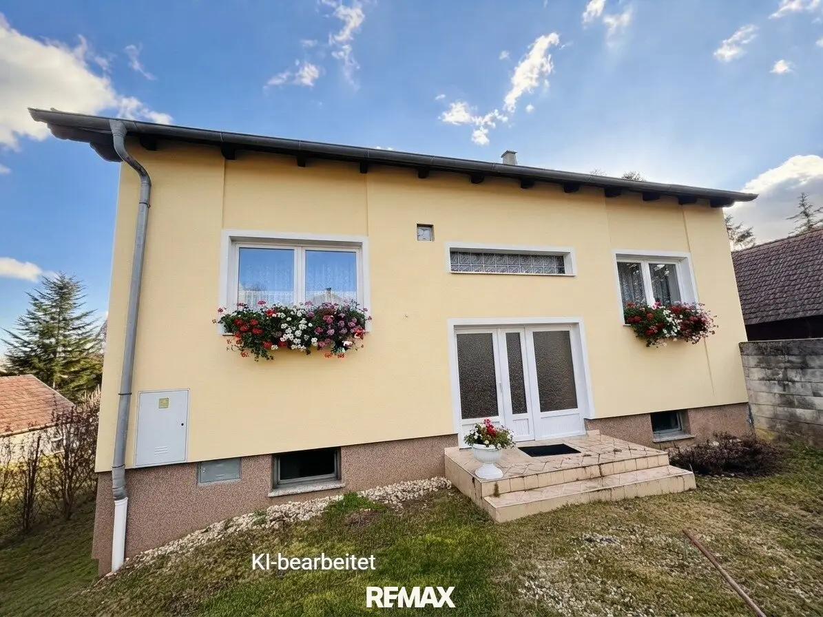 Family House with Garden in Großengersdorf