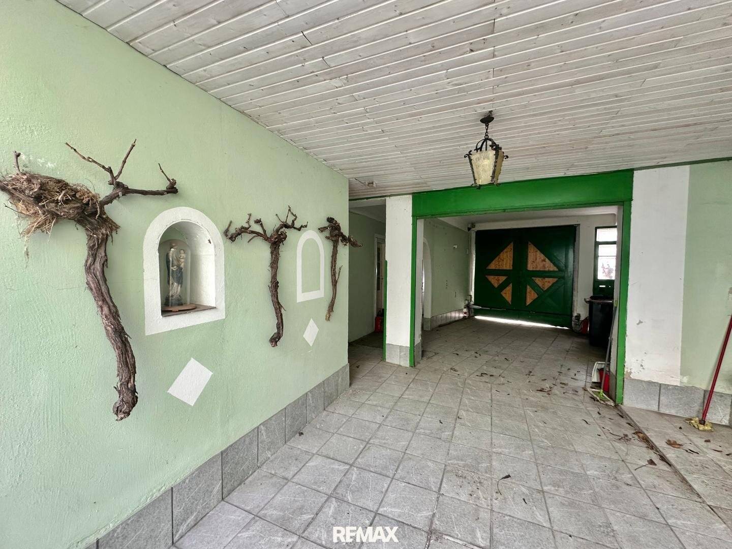 Townhouse with 364 m² Living Space in Mistelbach