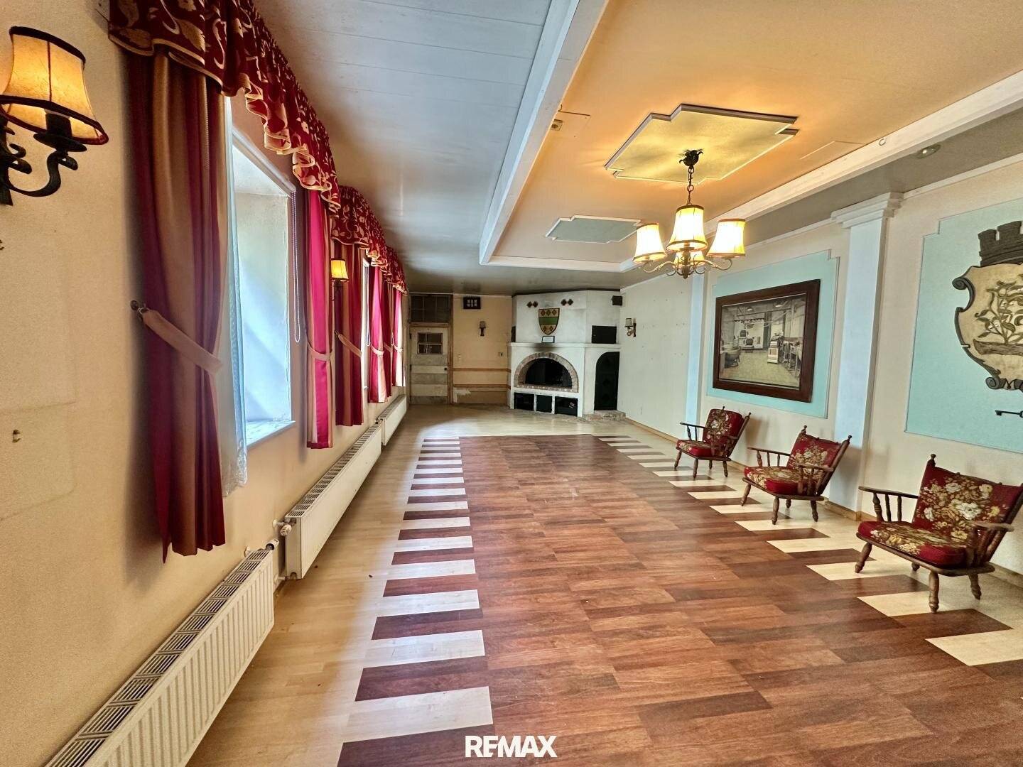 Townhouse with 364 m² Living Space in Mistelbach