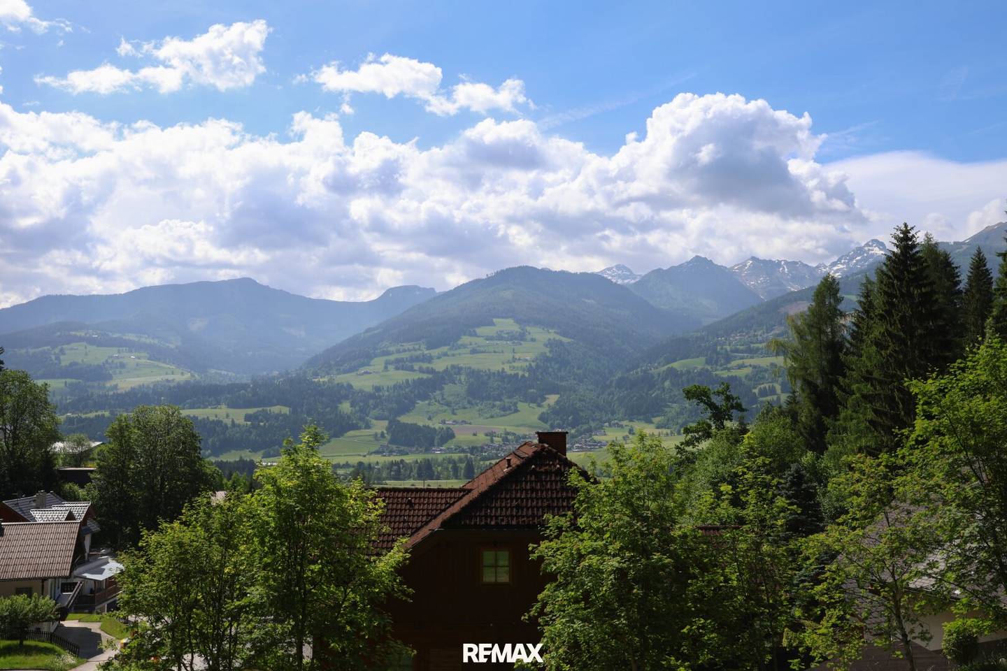 Baugrundstück mit Bergblick