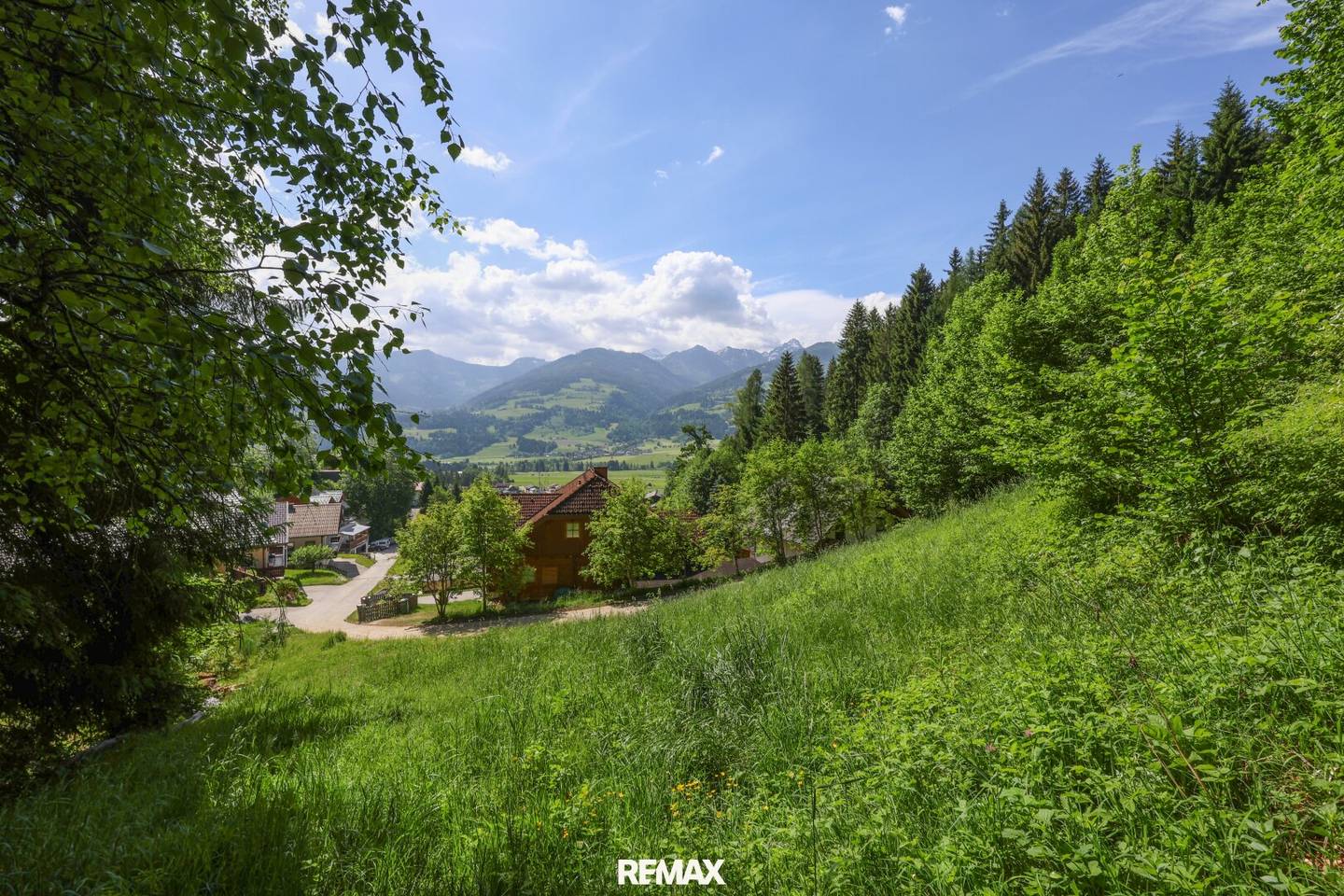 Baugrundstück mit Bergblick
