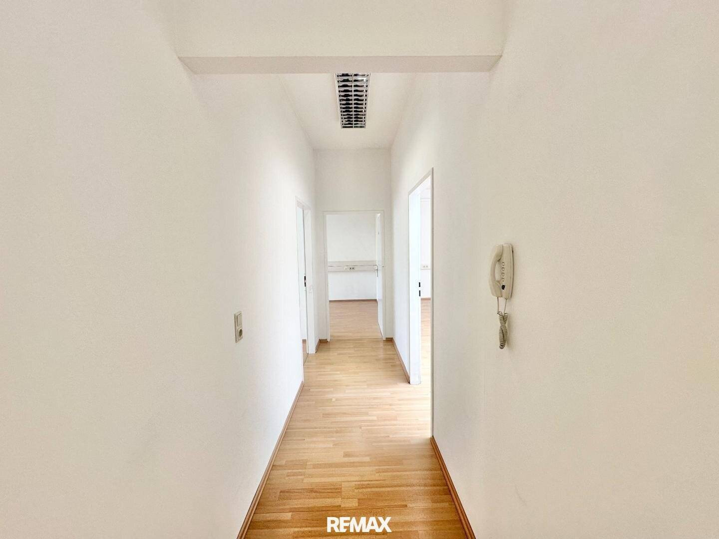 Office Space with 5 Rooms in Central Mistelbach
