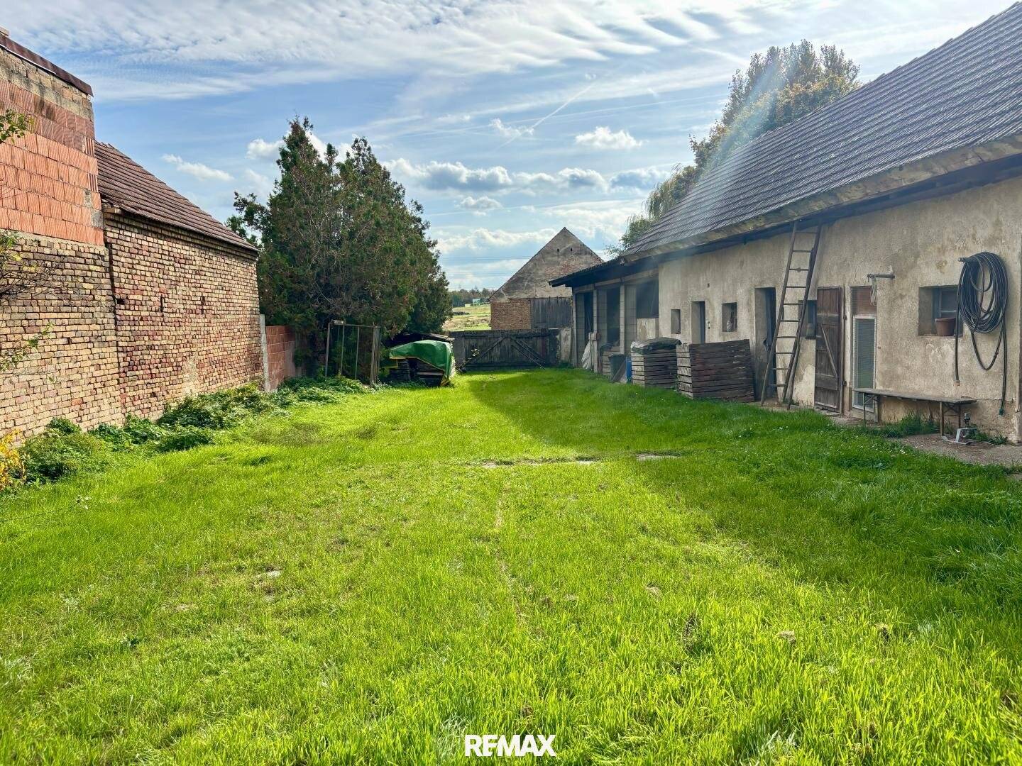 Great Potential on 756 m² – Renovation or New Build