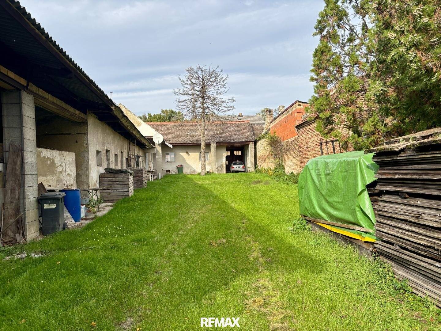 Great Potential on 756 m² – Renovation or New Build