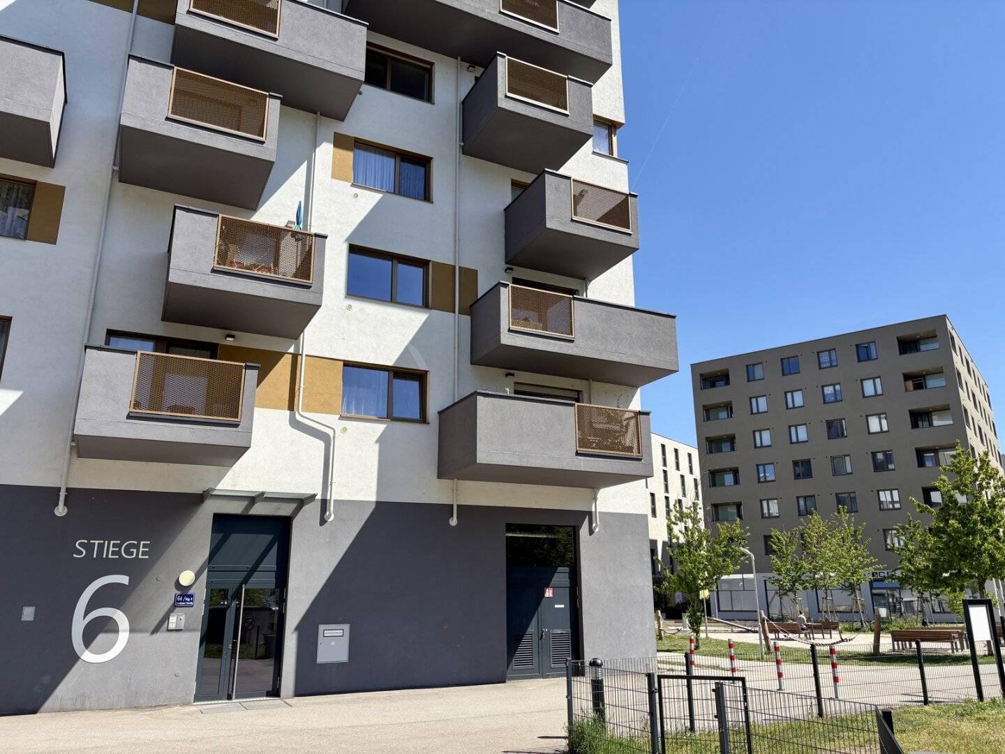 Wohnung in Stadlau mit Balkon und Einbauküche