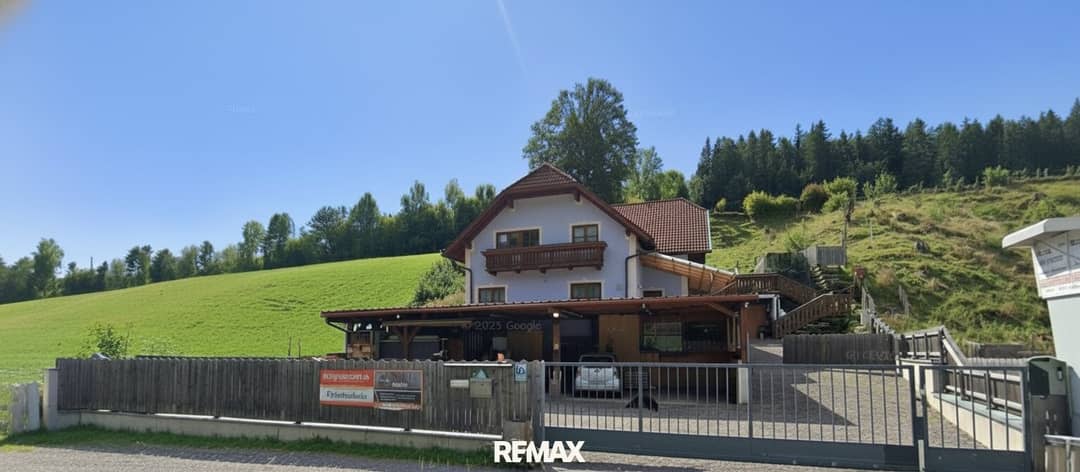 Einfamilienhaus mit PV-Anlage in Ofenbach