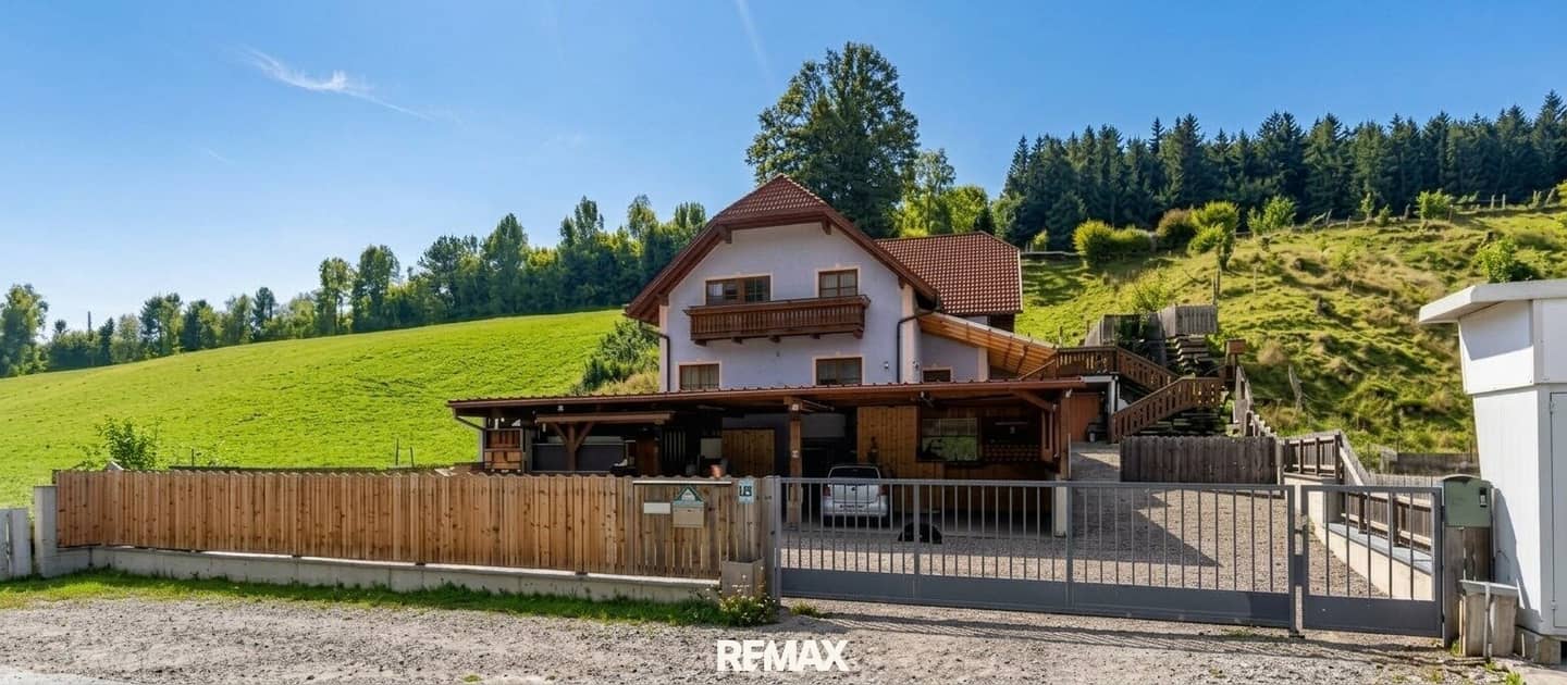 Family Home with PV System in Ofenbach