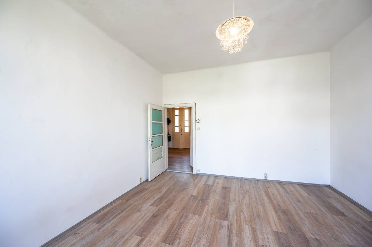 Altbauwohnung im Gründerzeithaus mit guter Lage