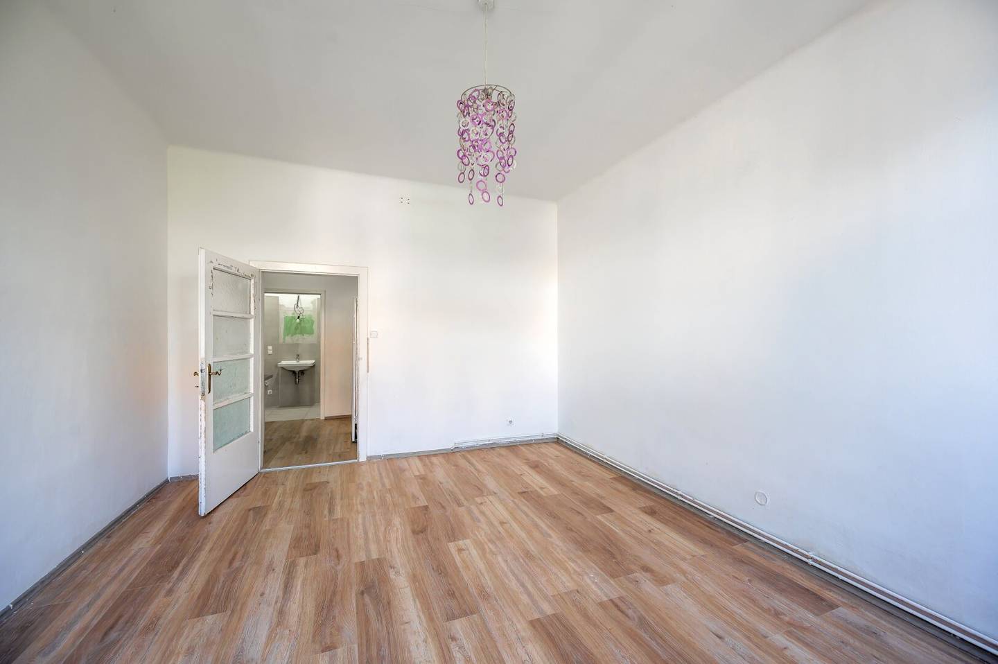 Altbauwohnung im Gründerzeithaus mit guter Lage