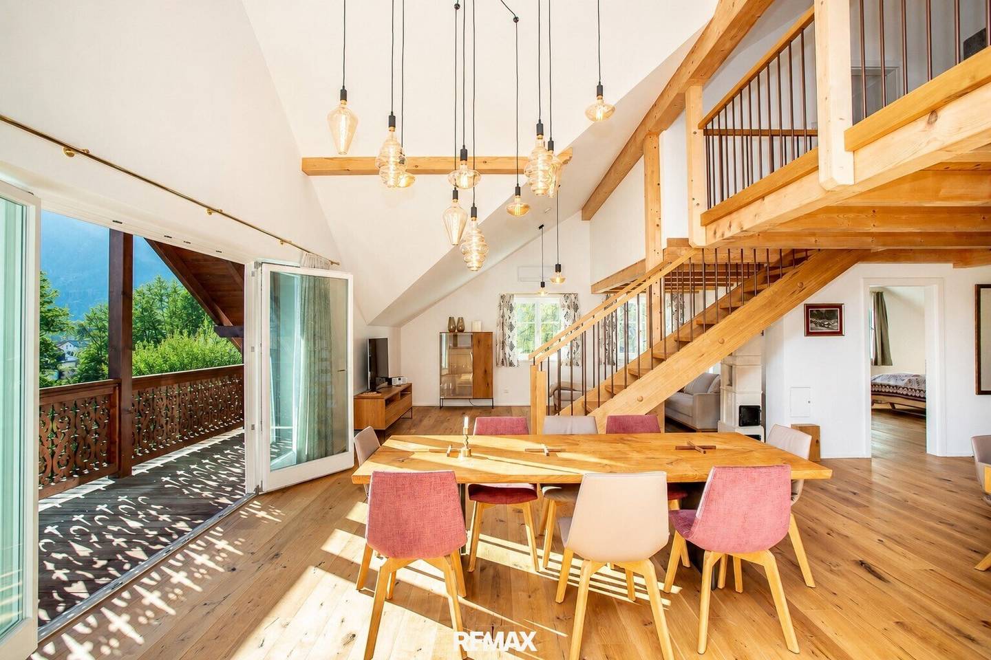 Dachgeschosswohnung mit Lift und Balkon