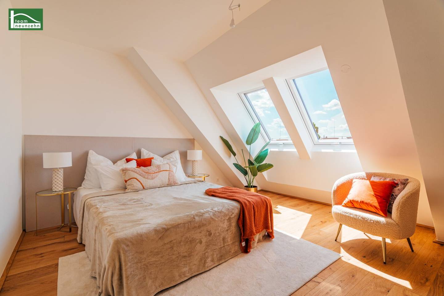 Exklusive Dachgeschosswohnung mit Terrasse &amp; Dachterrasse
