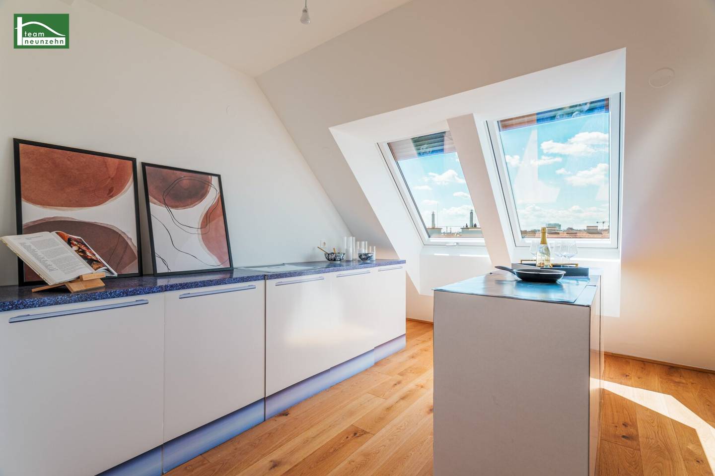 Exklusive Dachgeschosswohnung mit Terrasse &amp; Dachterrasse