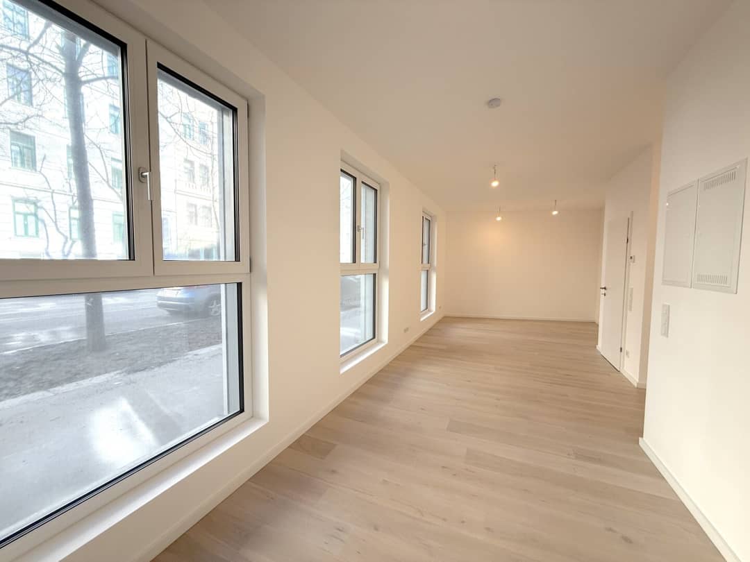 Straßenseitiges Büro in Penzing