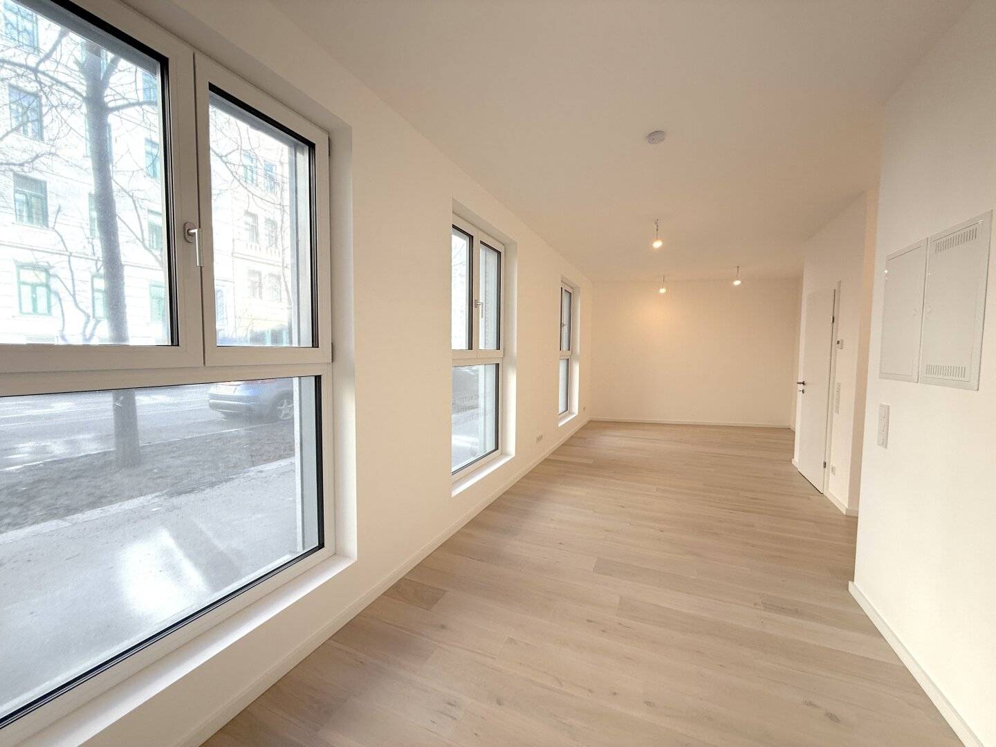 Straßenseitiges Büro in Penzing