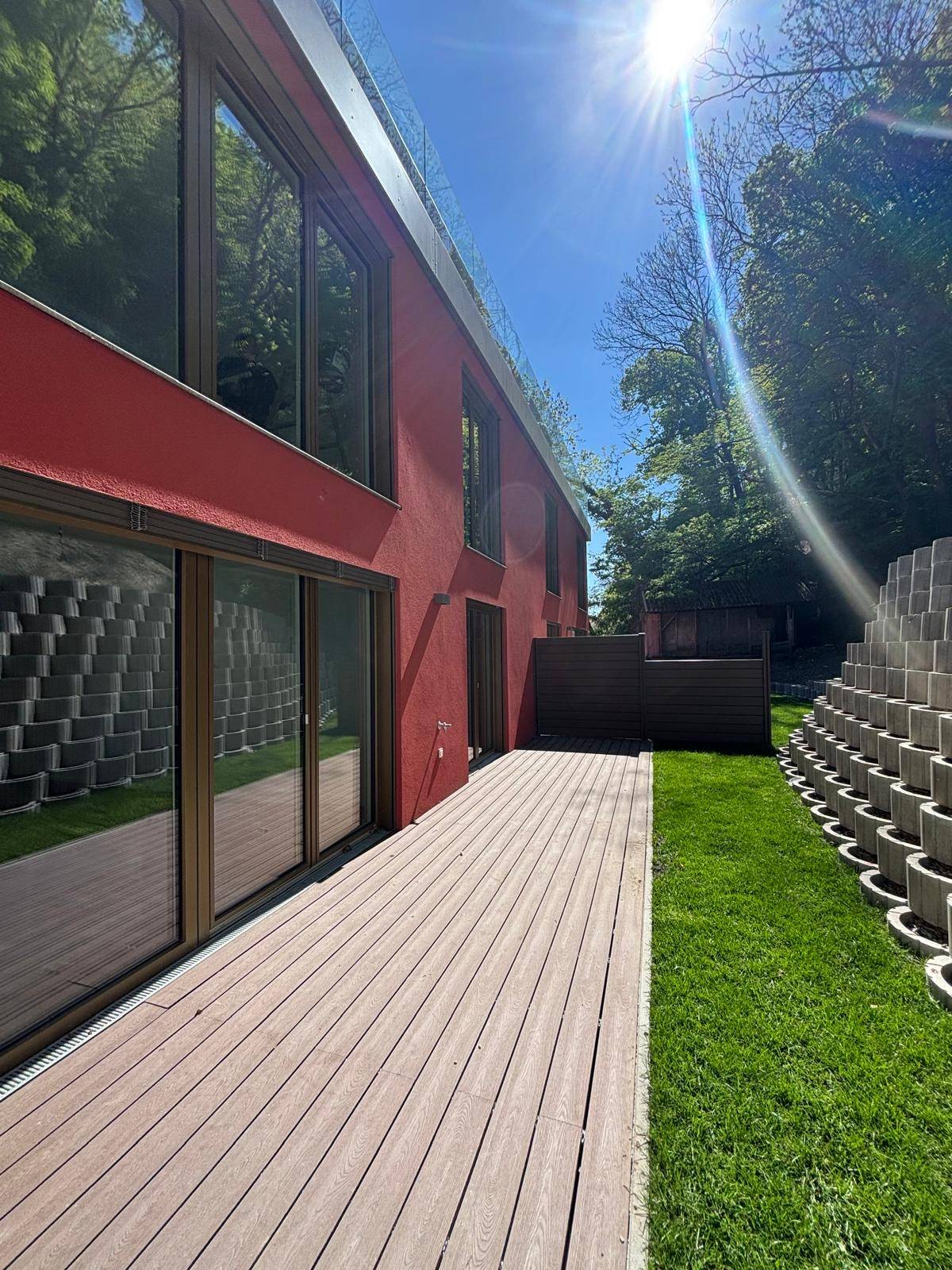 Moderne 2-Zimmer-Wohnung mit Terrasse