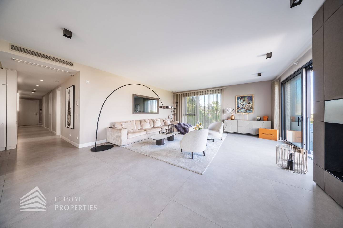 Wohnung mit Balkon und Weitblick über Wien