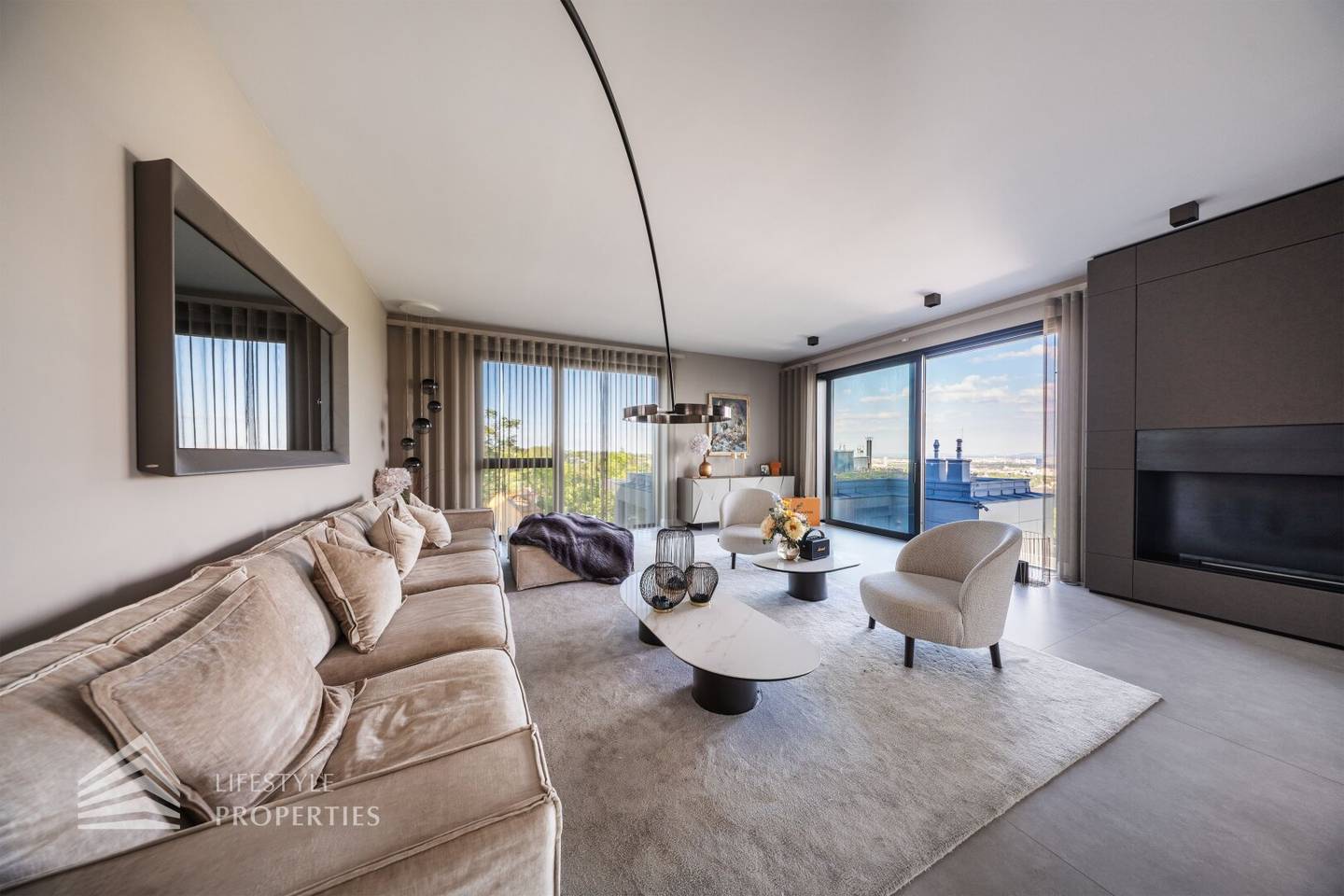 Wohnung mit Balkon und Weitblick über Wien