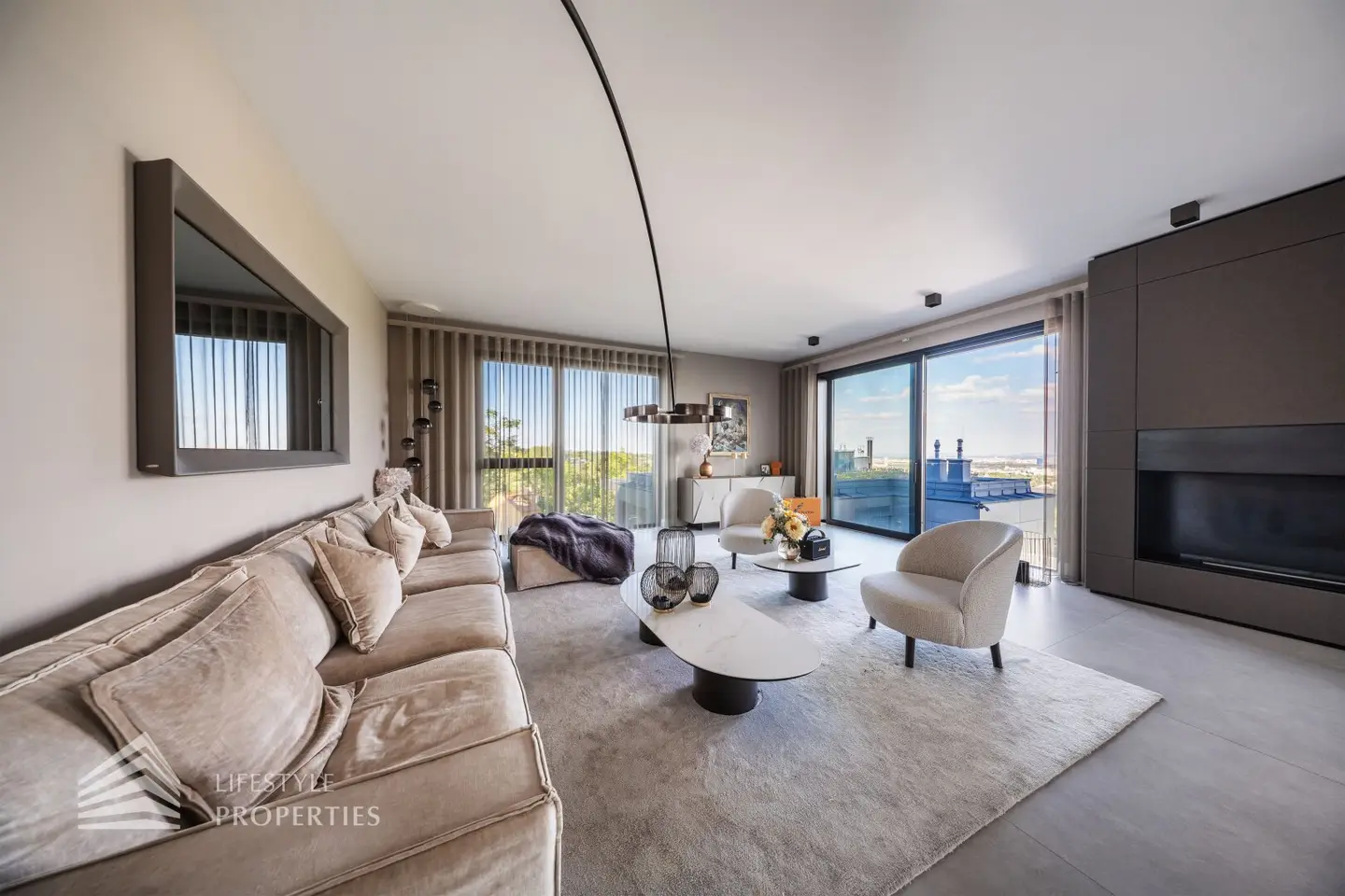 Apartment with balcony and panoramic view over Vienna