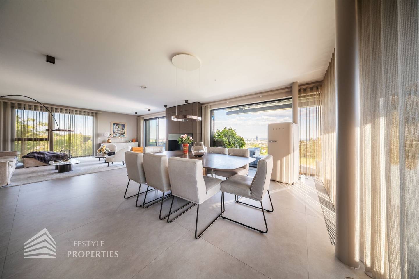 Wohnung mit Balkon und Weitblick über Wien