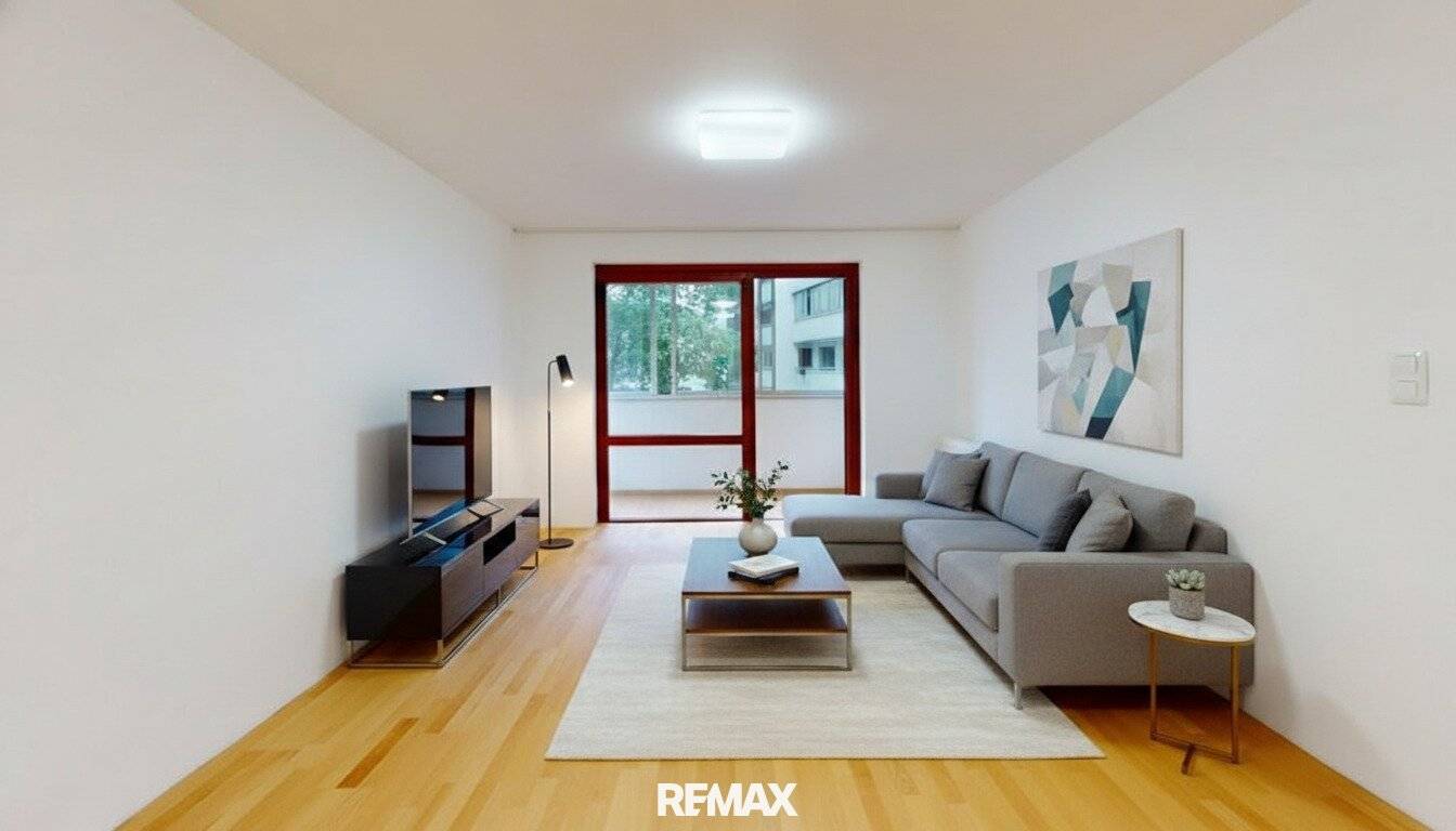 Courtyard facing apartment with loggia near U6