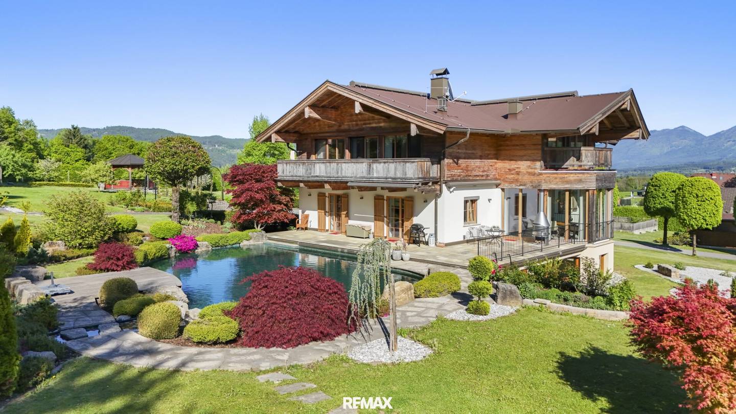 Luxuriöses Chalet mit Pool und Sauna