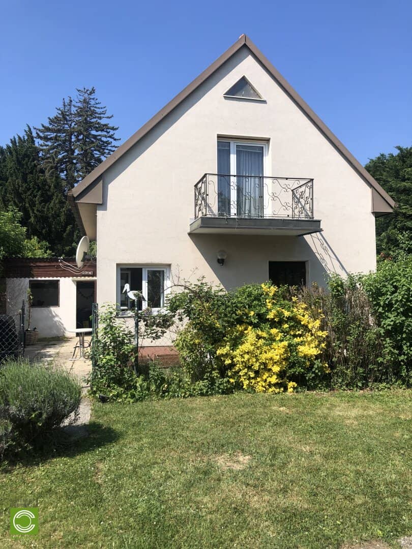 Perchtoldsdorf: Single and Multi-Family House with Potential