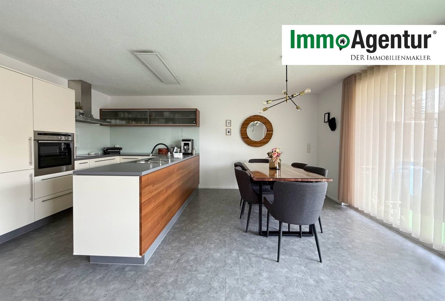 Wohnung mit 3 Zimmern Carport und Fußbodenheizung