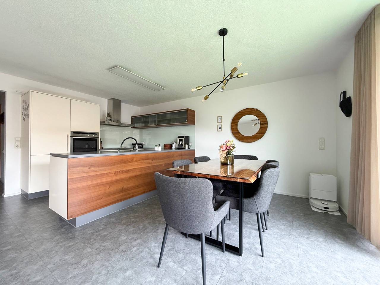 Wohnung mit 3 Zimmern Carport und Fußbodenheizung