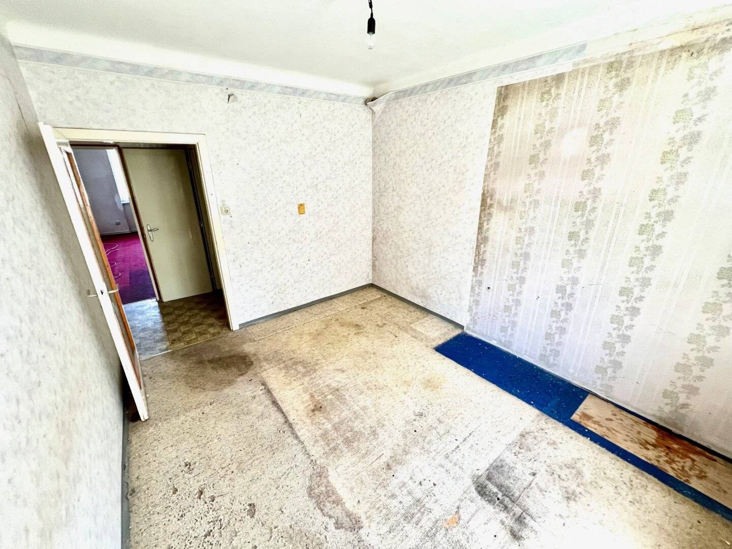 Erdgeschosswohnung mit großzügigem Wohnzimmer
