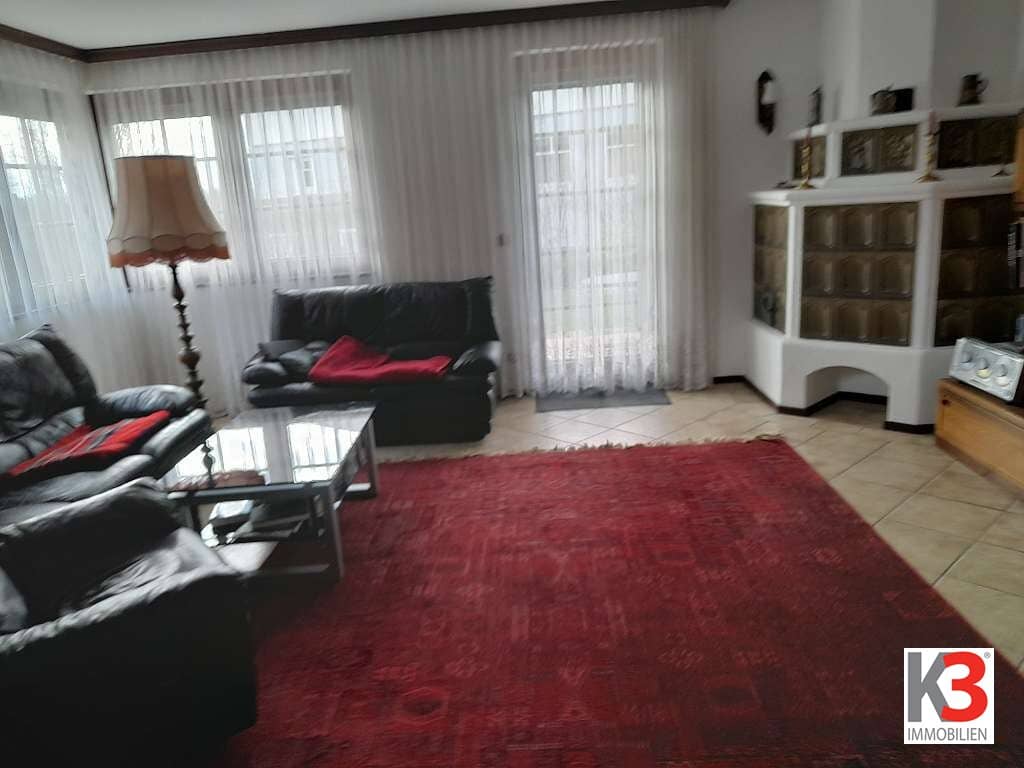 Gepflegte Doppelhaushälfte mit Garage und Garten