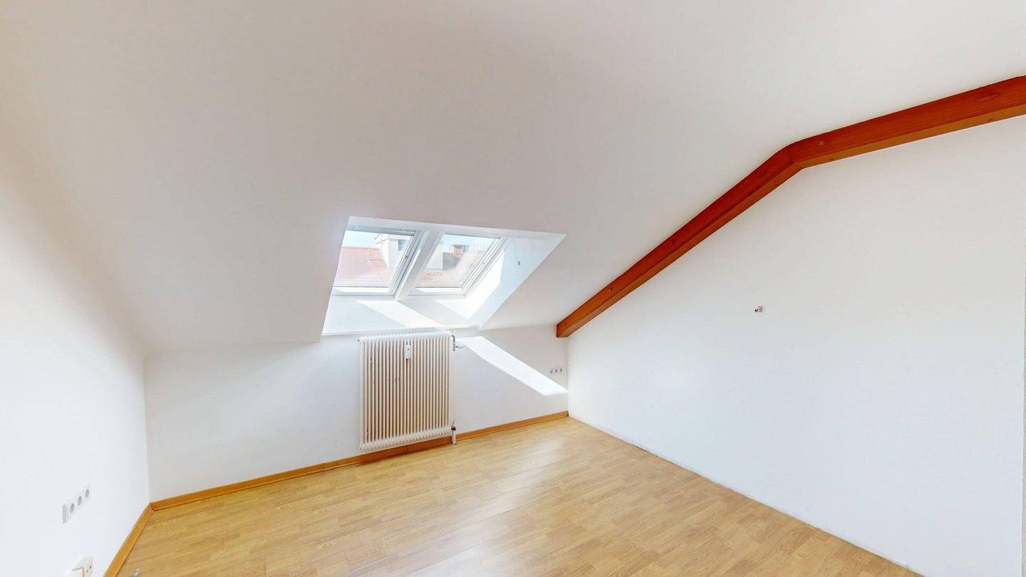 Stylish top floor apartment near Kagranerplatz