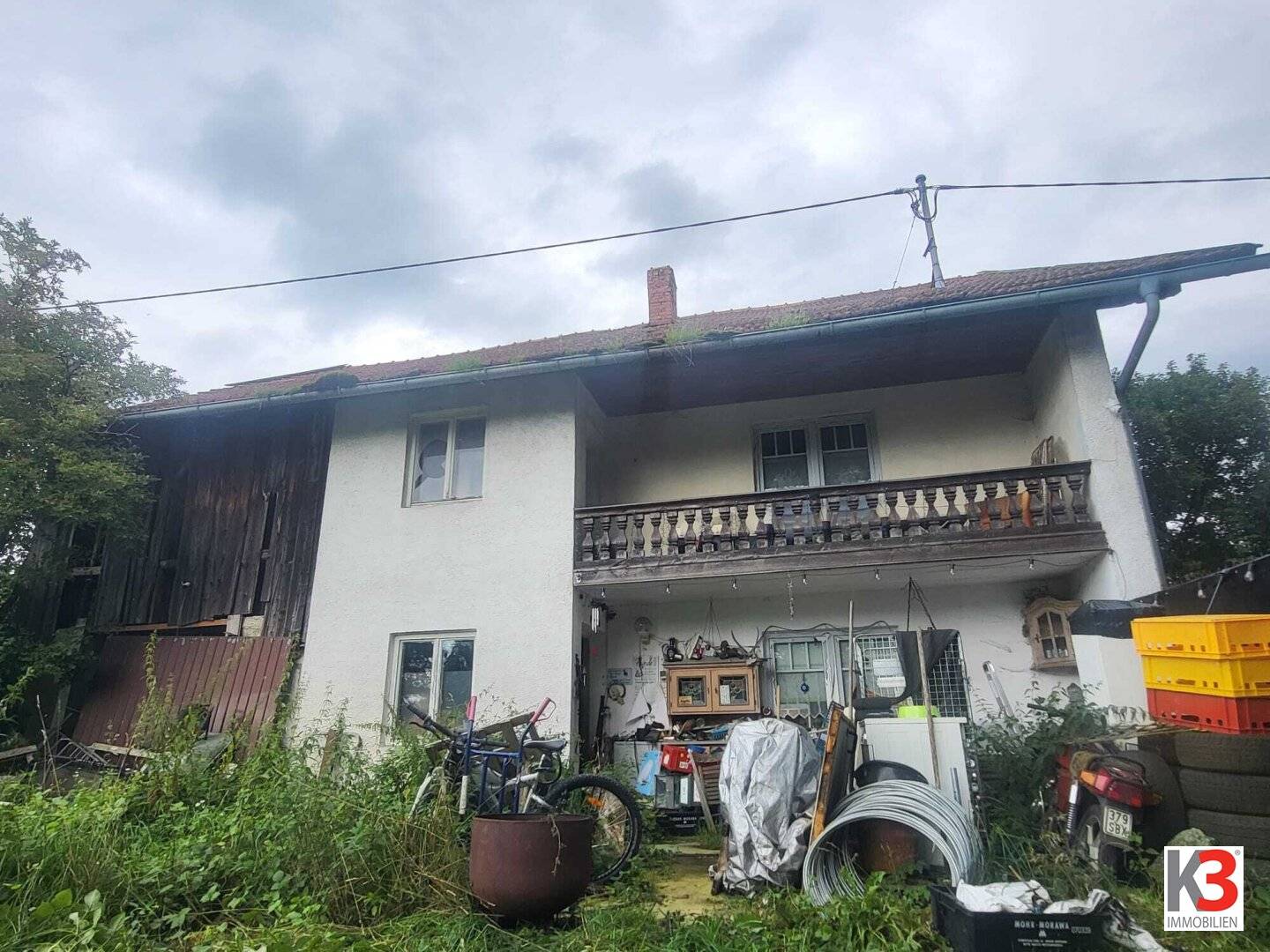 Sanierungsbedürftiges Haus mit Grundstück