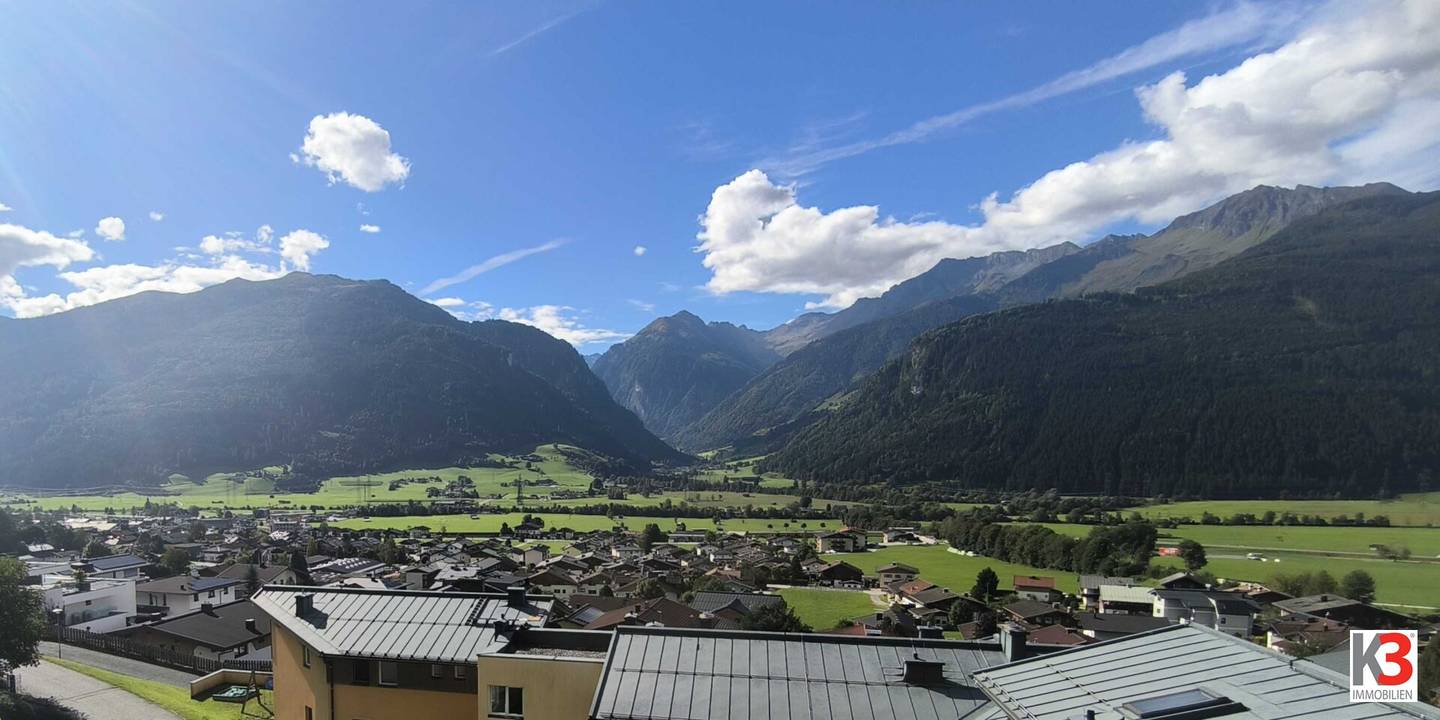 Maisonette apartment sunny balcony mountain view