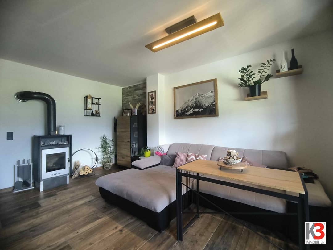 Charming 4-Room Maisonette with Balcony in Uttendorf