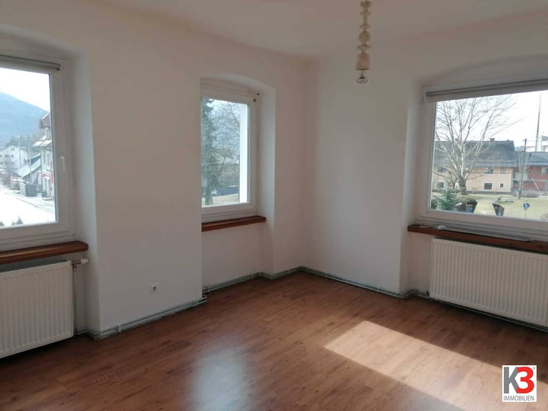 Einfamilienhaus mit Balkon und Garten