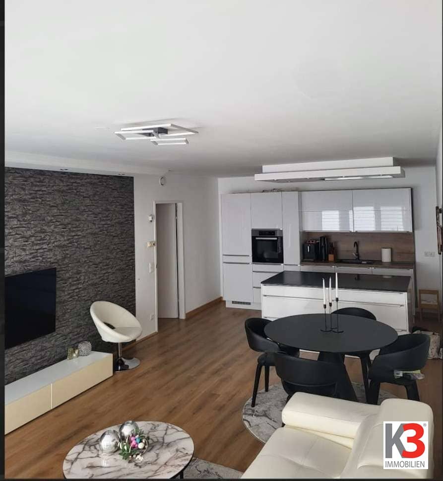Wohnung Neuwertige Renovierung 2023 Terrasse und Tiefgaragenplatz