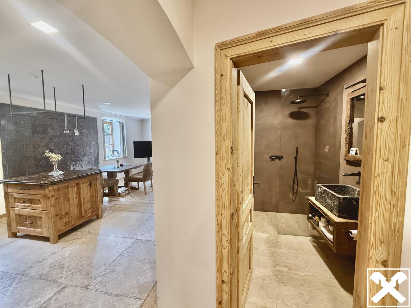 Apartment with terrace and designer kitchen