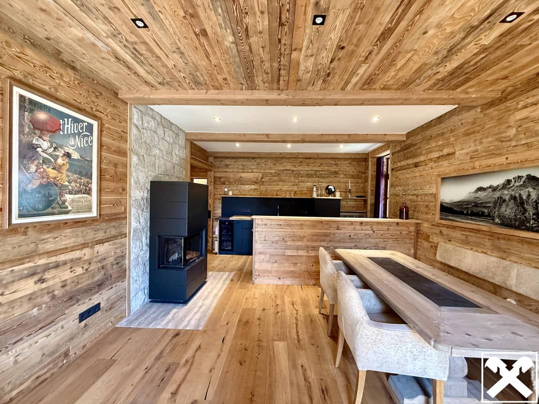 Wohnraum mit Kamin