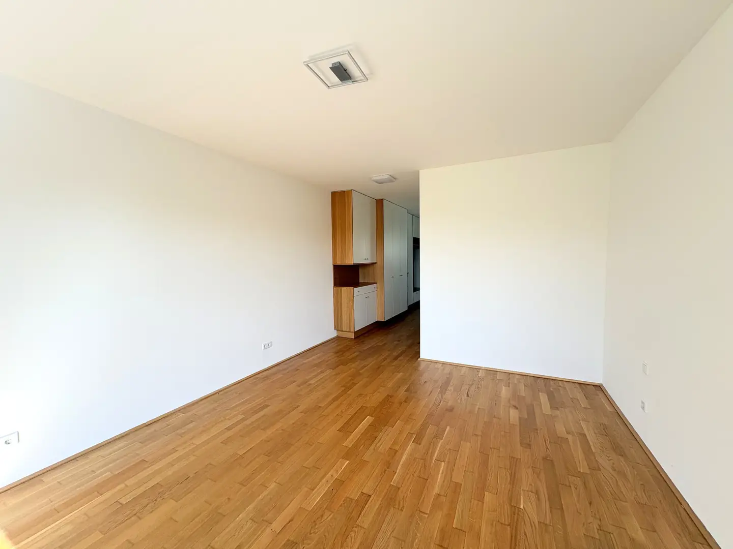 Barrier free apartment with terrace available now