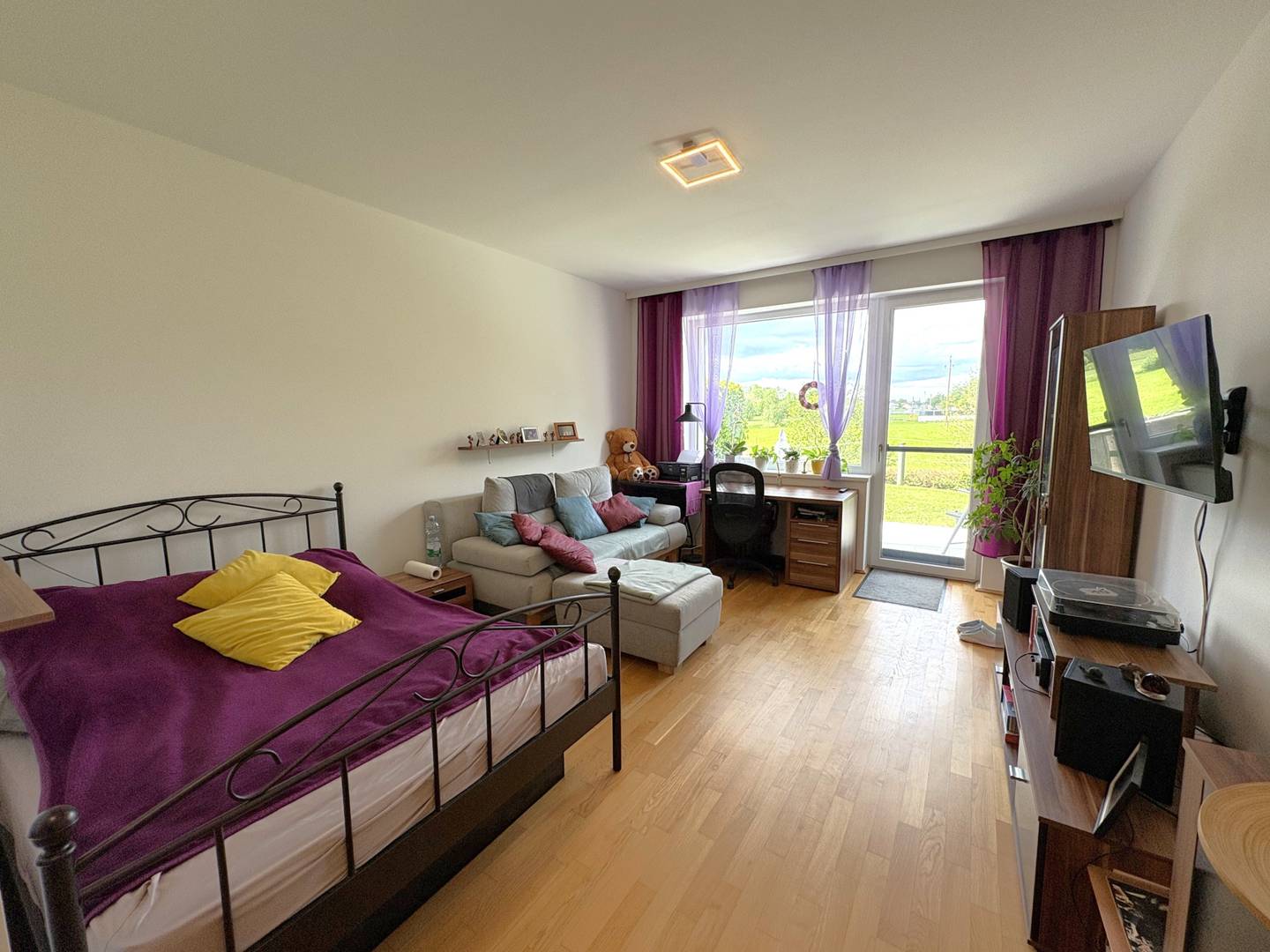 Barrier free apartment with terrace available now