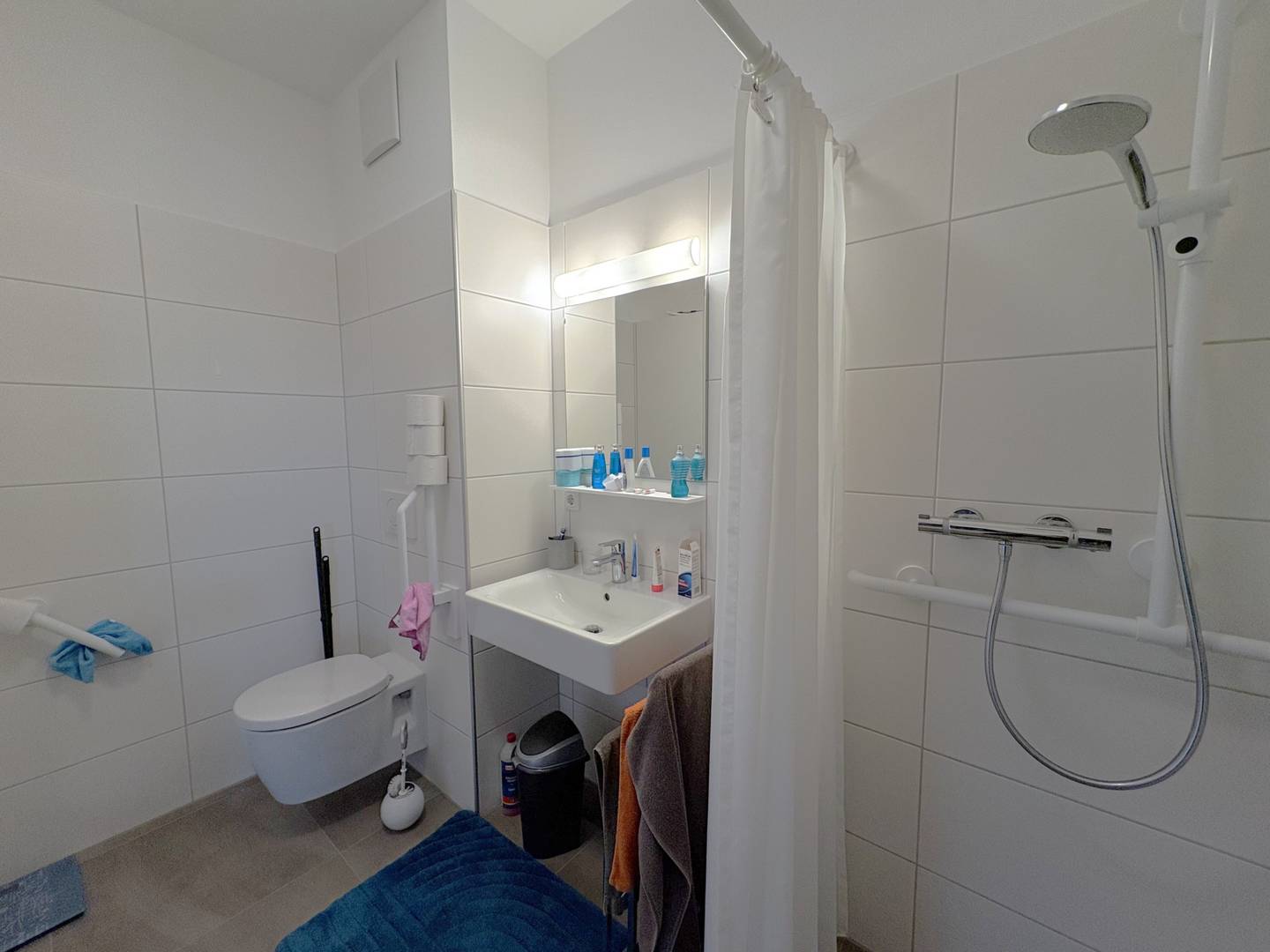 Barrier free apartment with terrace available now