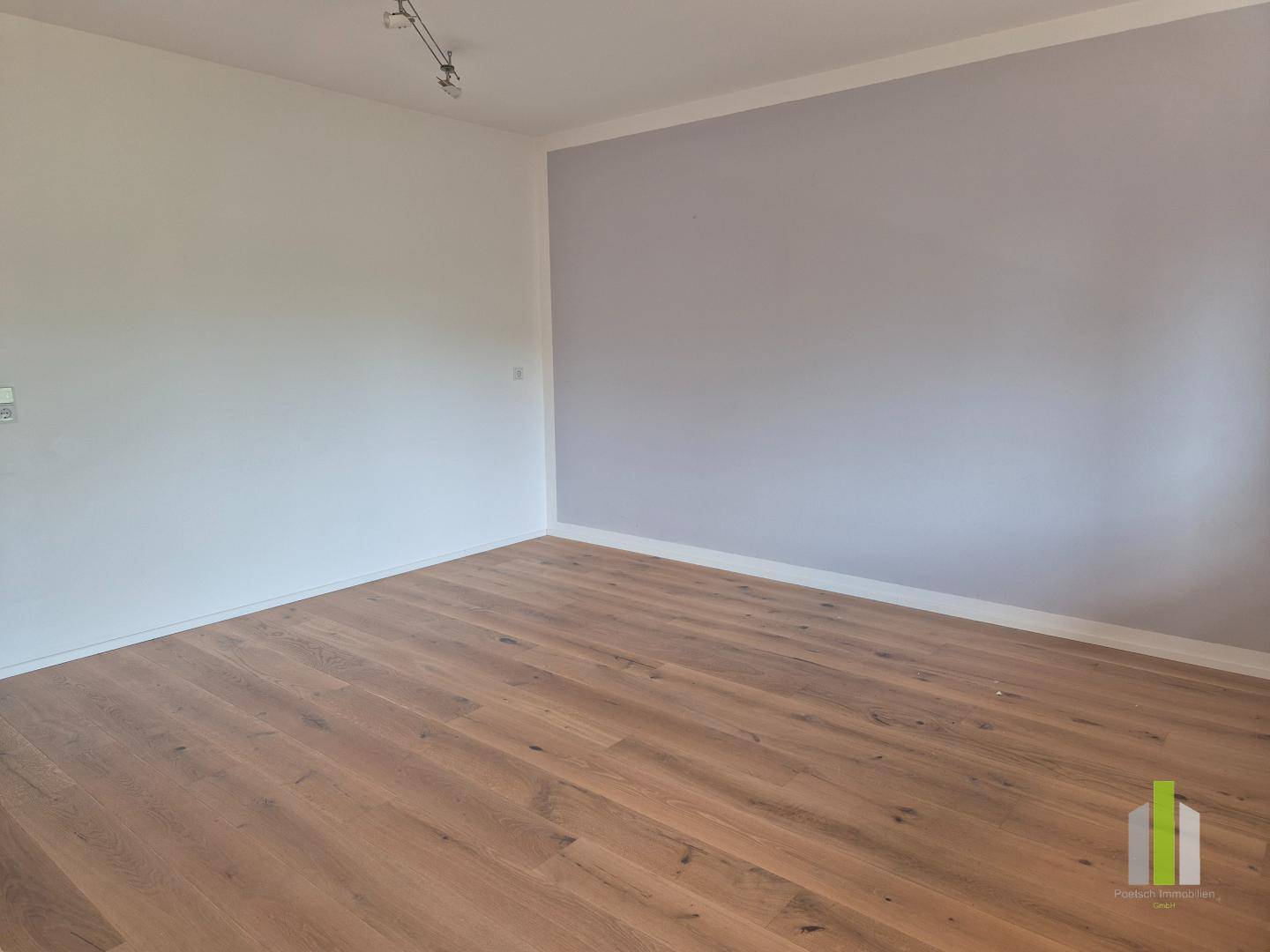 Sonnige Wohnung mit Balkon und Garage