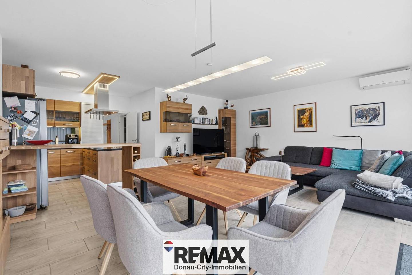Apartment with garden and modern amenities