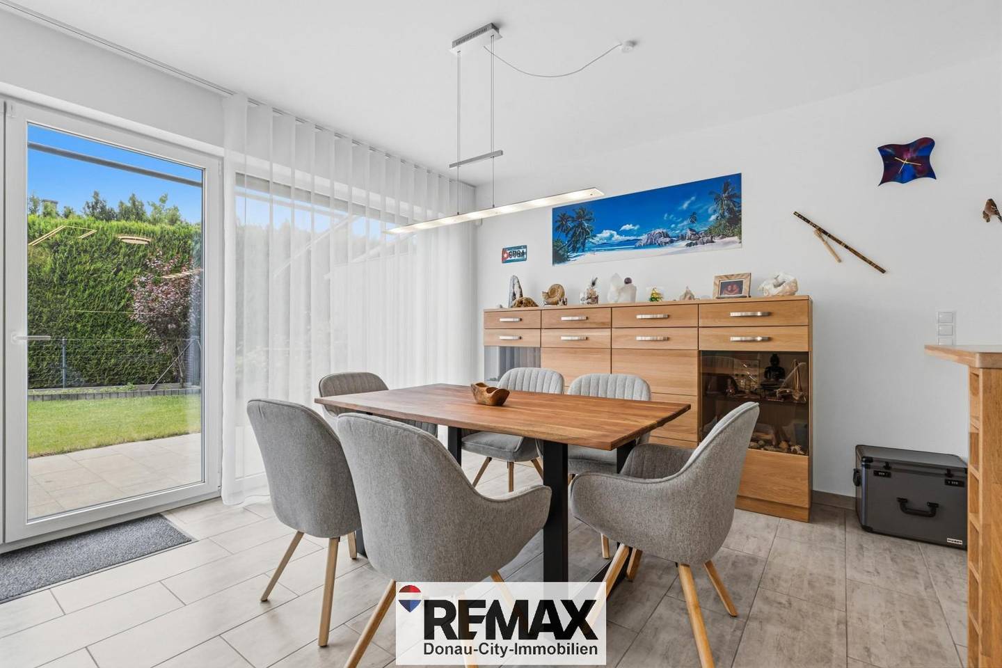 Apartment with garden and modern amenities