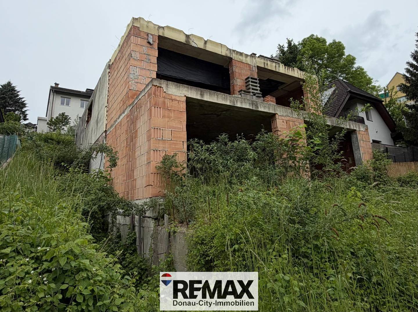 Exclusive Shell Construction Villa in Kierling
