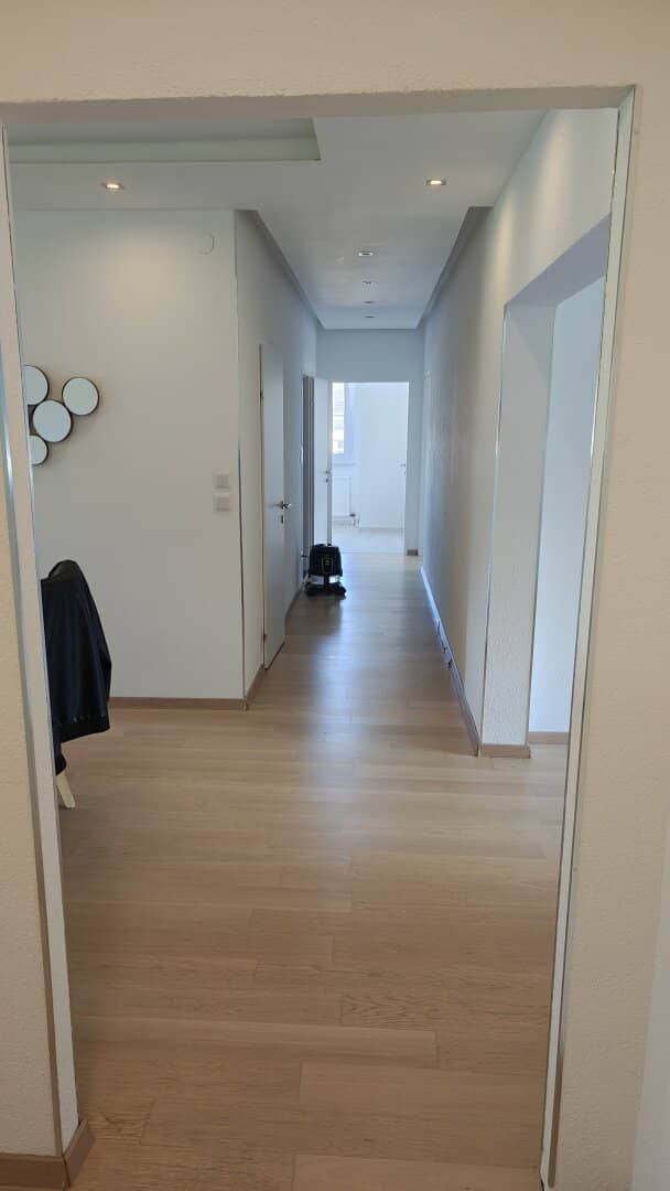 Sanierte 5-Zimmer-Wohnung mit Balkon und Garage