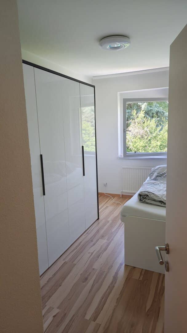 Sanierte 5-Zimmer-Wohnung mit Balkon und Garage