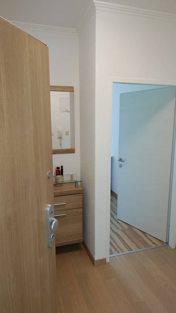 Sanierte 5-Zimmer-Wohnung mit Balkon und Garage